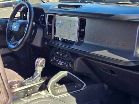 Used 2022 Ford Bronco Outer Banks image 7
