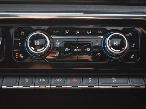 Used 2025 GMC Sierra 2500 Denali w/ Denali Reserve Package image 28