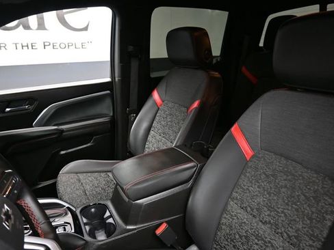 Used 2024 Chevrolet Colorado Z71 w/ Z71 Convenience Package 2 image 16