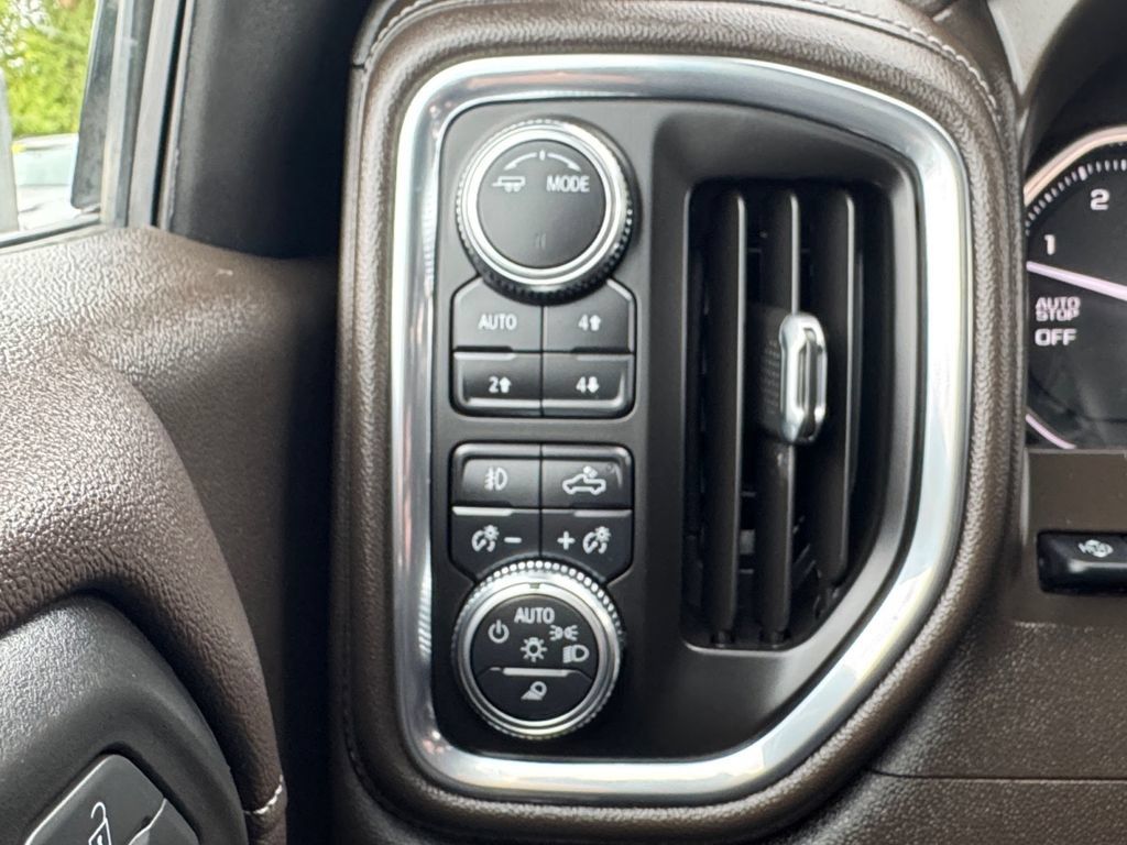 Used 2021 GMC Sierra 1500 SLT w/ SLT Premium Plus Package AWD/4WD image 29