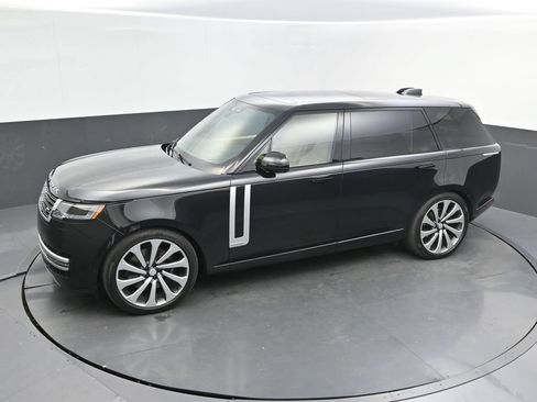 Used 2025 Land Rover Range Rover Long Wheelbase Autobiography AWD/4WD image 32
