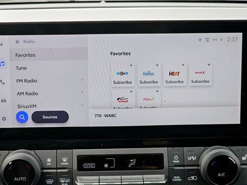 Used 2025 Toyota Grand Highlander AWD image 38