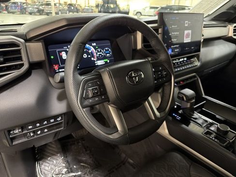Used 2025 Toyota Sequoia Limited w/ Tow Technology Package AWD/4WD image 15