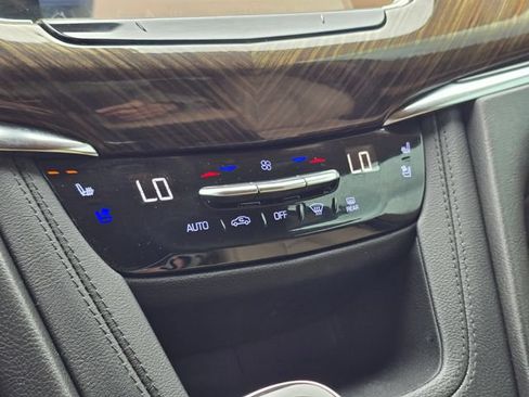 Used 2021 Cadillac XT6 Premium Luxury w/ Platinum Package AWD/4WD image 33