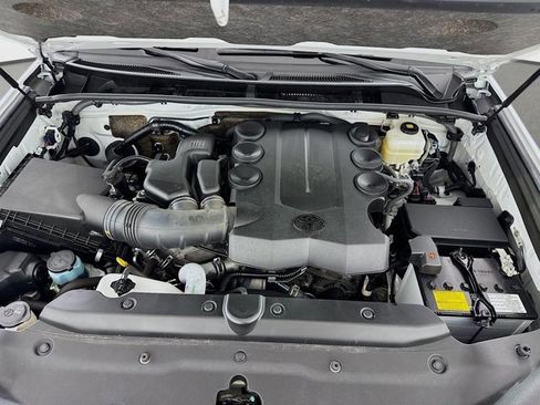 Used 2019 Toyota 4Runner SR5 Premium image 30