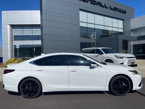 Used 2025 Lexus ES 300h F Sport w/ Accessory Package (Z2) FWD image 2