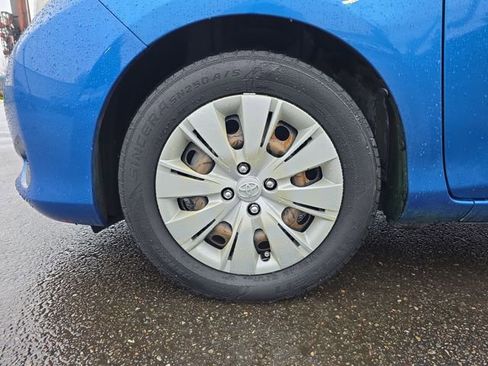 Used 2013 Toyota Yaris L image 26