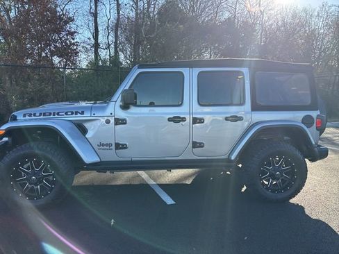 Used 2018 Jeep Wrangler Unlimited Rubicon image 2