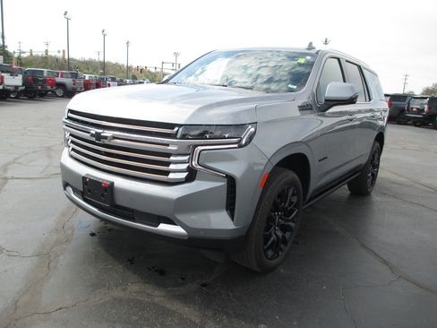 Used 2024 Chevrolet Tahoe High Country AWD/4WD image 11