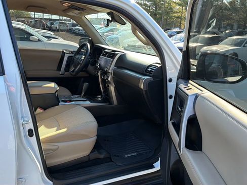Used 2022 Toyota 4Runner SR5 AWD/4WD image 25