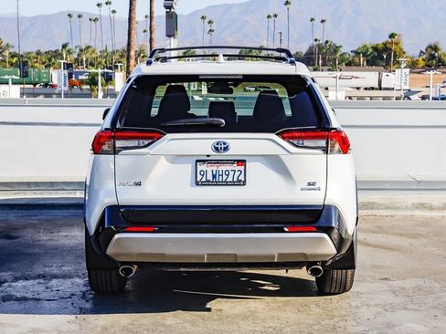 Used 2024 Toyota RAV4 SE image 8