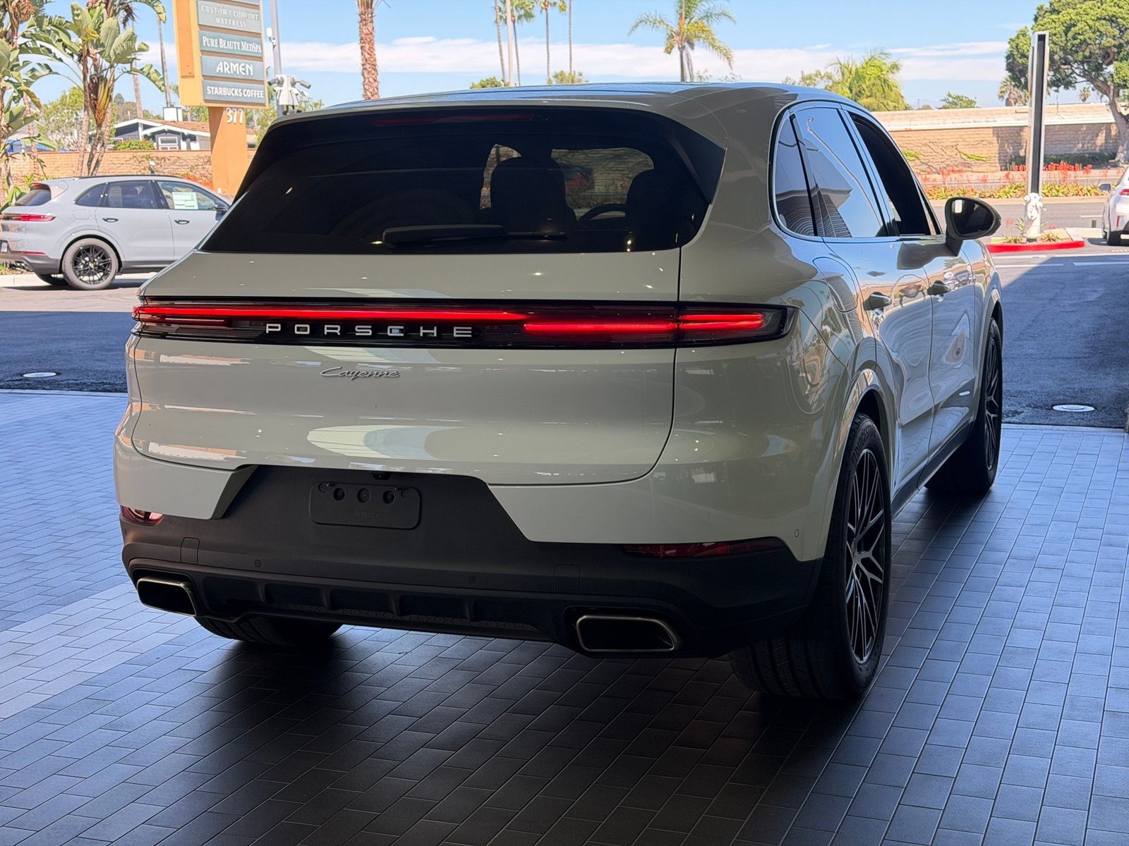 Certified 2024 Porsche Cayenne AWD/4WD image 12