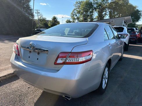 Used 2011 Toyota Camry XLE w/ XLE Extra-Value Pkg #2 FWD image 7
