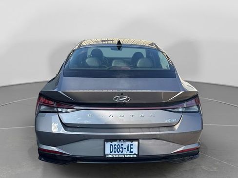 Used 2022 Hyundai Elantra Limited FWD image 7