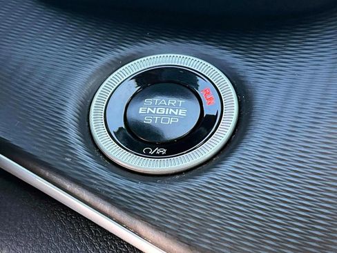 Certified 2025 Jeep Grand Cherokee Laredo image 29