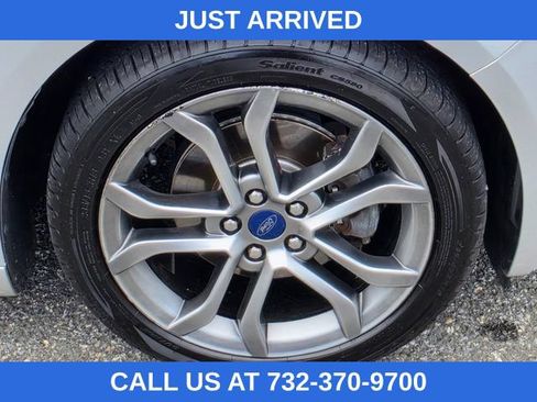Used 2017 Ford Fusion SE w/ Equipment Group 201A FWD image 9