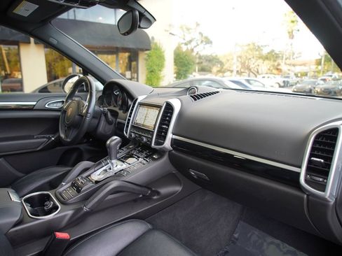 Used 2014 Porsche Cayenne S image 14