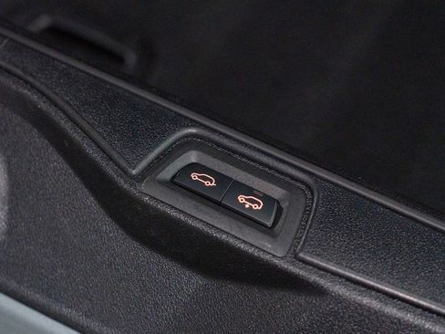 Used 2023 BMW X7 M60i image 37