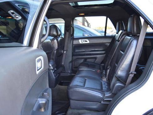 Used 2013 Ford Explorer XLT image 12