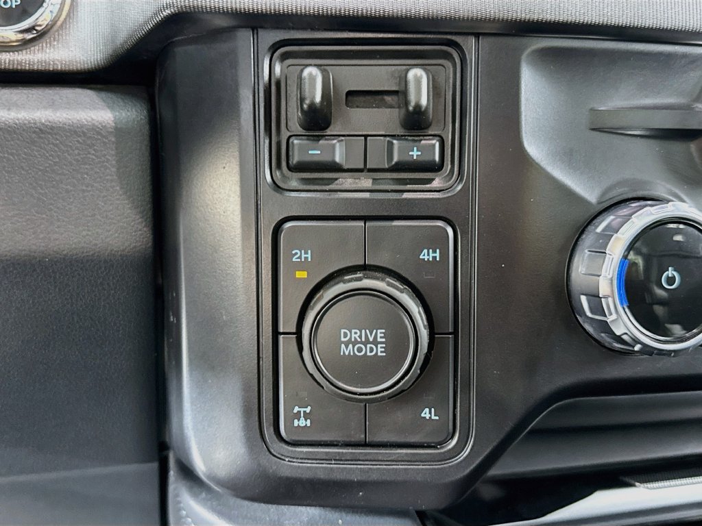 Used 2026 Ford F350 Platinum AWD/4WD image 21