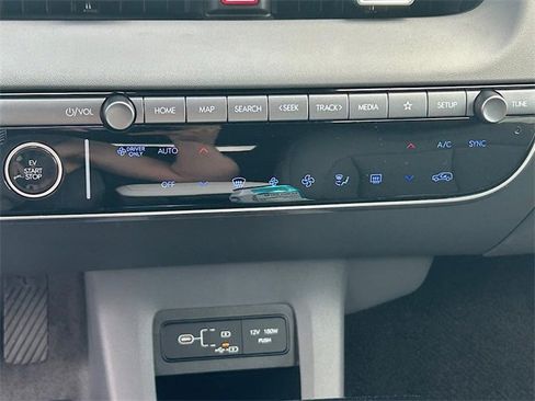 New 2025 Hyundai Ioniq 5 SEL image 18
