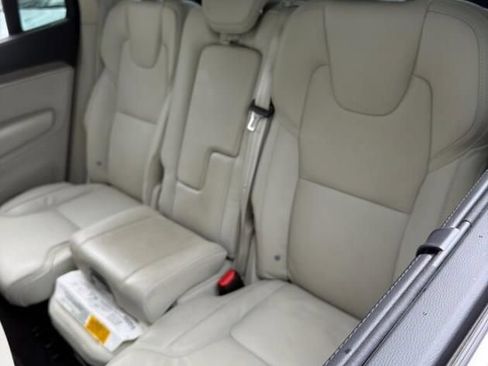 Used 2025 Volvo XC90 B6 Ultra w/ Lounge Package AWD/4WD image 6
