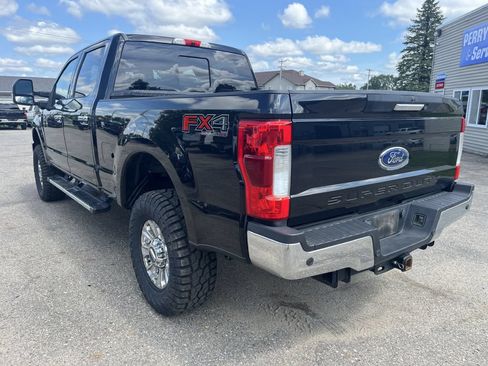 Used 2018 Ford F250 XLT w/ XLT Premium Package AWD/4WD image 9