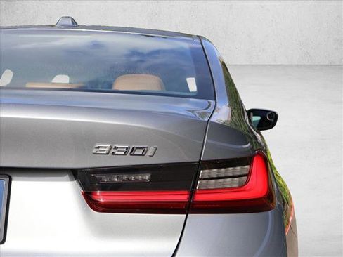 Used 2023 BMW 330i xDrive Sedan w/ Convenience Package AWD/4WD image 8