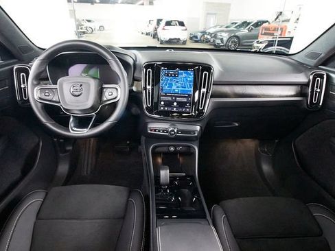 Certified 2023 Volvo C40 P8 Recharge Ultimate w/ Protection Package Premier AWD/4WD image 7