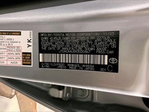 Used 2024 Toyota Prius LE image 29