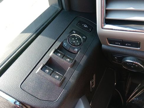 Used 2017 Ford F250 Lariat w/ Chrome Package AWD/4WD image 17