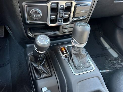 Certified 2024 Jeep Gladiator Sport w/ Premium Package image 26