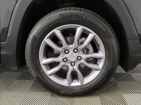 Used 2023 GMC Terrain SLT image 31