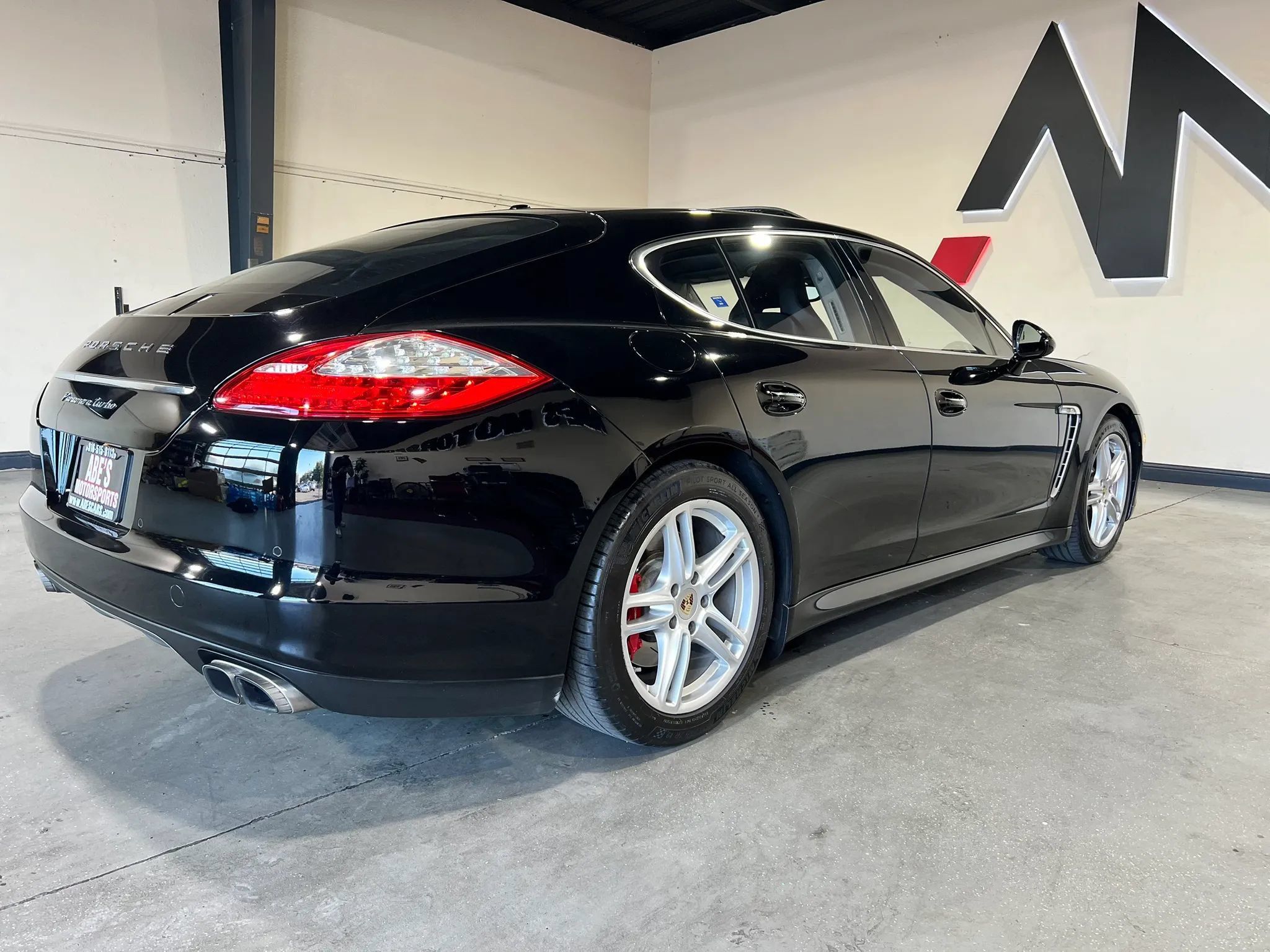 Used 2012 Porsche Panamera AWD/4WD image 5