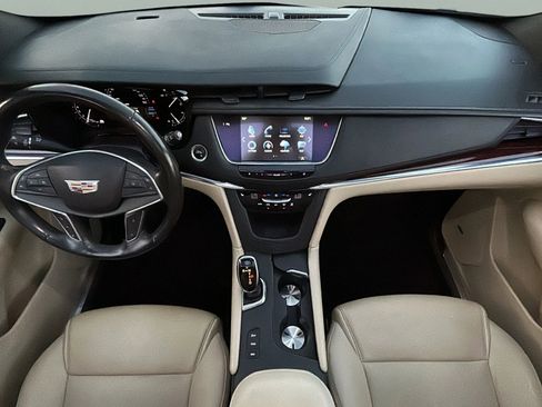 Used 2018 Cadillac XT5 Luxury w/ Driver Awareness Package AWD/4WD image 37