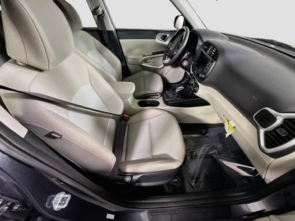 Used 2023 Kia Soul LX FWD image 29