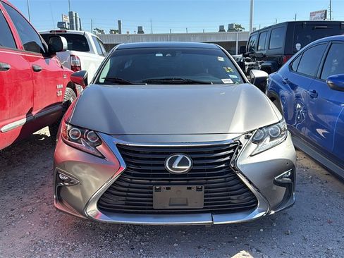 Used 2017 Lexus ES 350 image 2