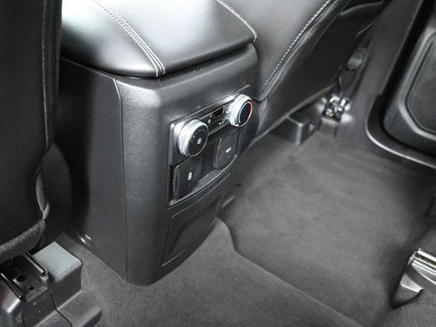 Used 2022 Ford Explorer XLT w/ Equipment Group 202A image 28