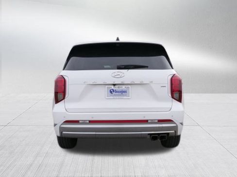 Used 2023 Hyundai Palisade Calligraphy image 4