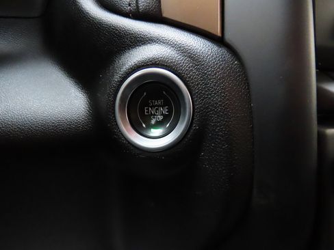 Used 2022 Chevrolet Silverado 1500 High Country image 31