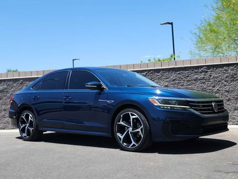 Used 2020 Volkswagen Passat 2.0T R-Line FWD image 2
