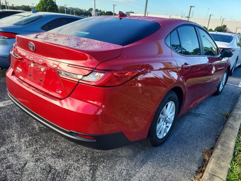 Used 2026 Toyota Camry LE FWD image 7
