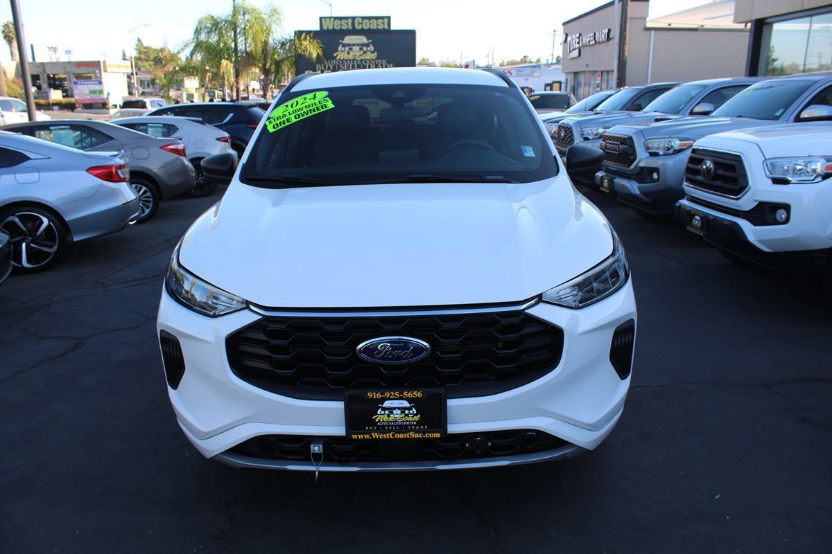 Used 2024 Ford Escape ST-Line w/ Equipment Group 301A FWD image 3