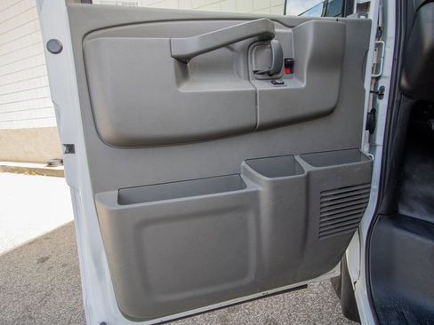 Used 2020 Chevrolet Express 3500 Extended w/ Driver Convenience Package image 10