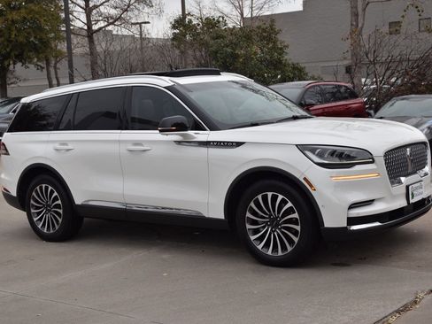 Certified 2023 Lincoln Aviator Reserve w/ Elements Package Plus image 5
