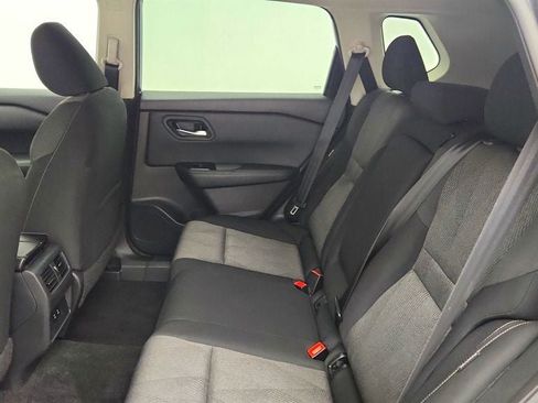 Used 2025 Nissan Rogue SV FWD image 19
