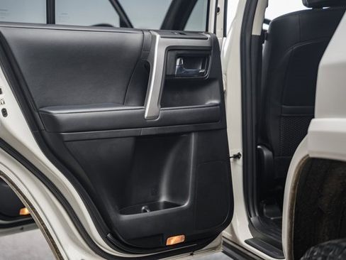 Used 2022 Toyota 4Runner SR5 Premium image 38