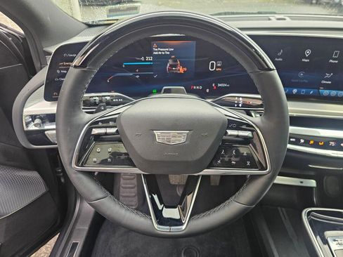 Used 2023 Cadillac Lyriq 2WD image 28