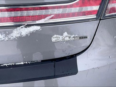 Used 2016 Lincoln MKZ image 9