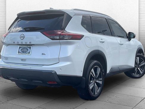 Used 2024 Nissan Rogue SL w/ SL Premium Package image 13